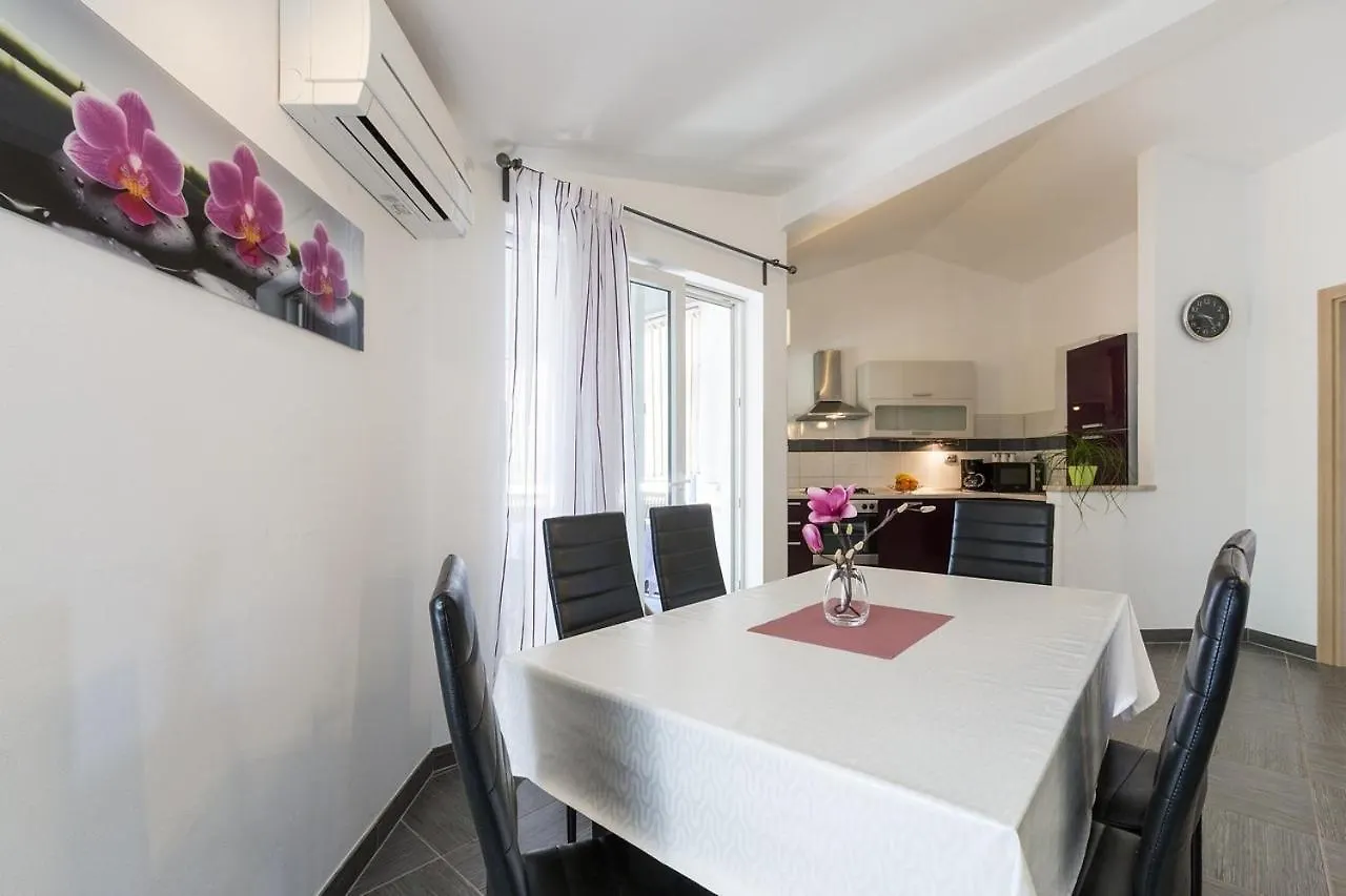 פולה Apartment Carmen 0*,  קרואטיה